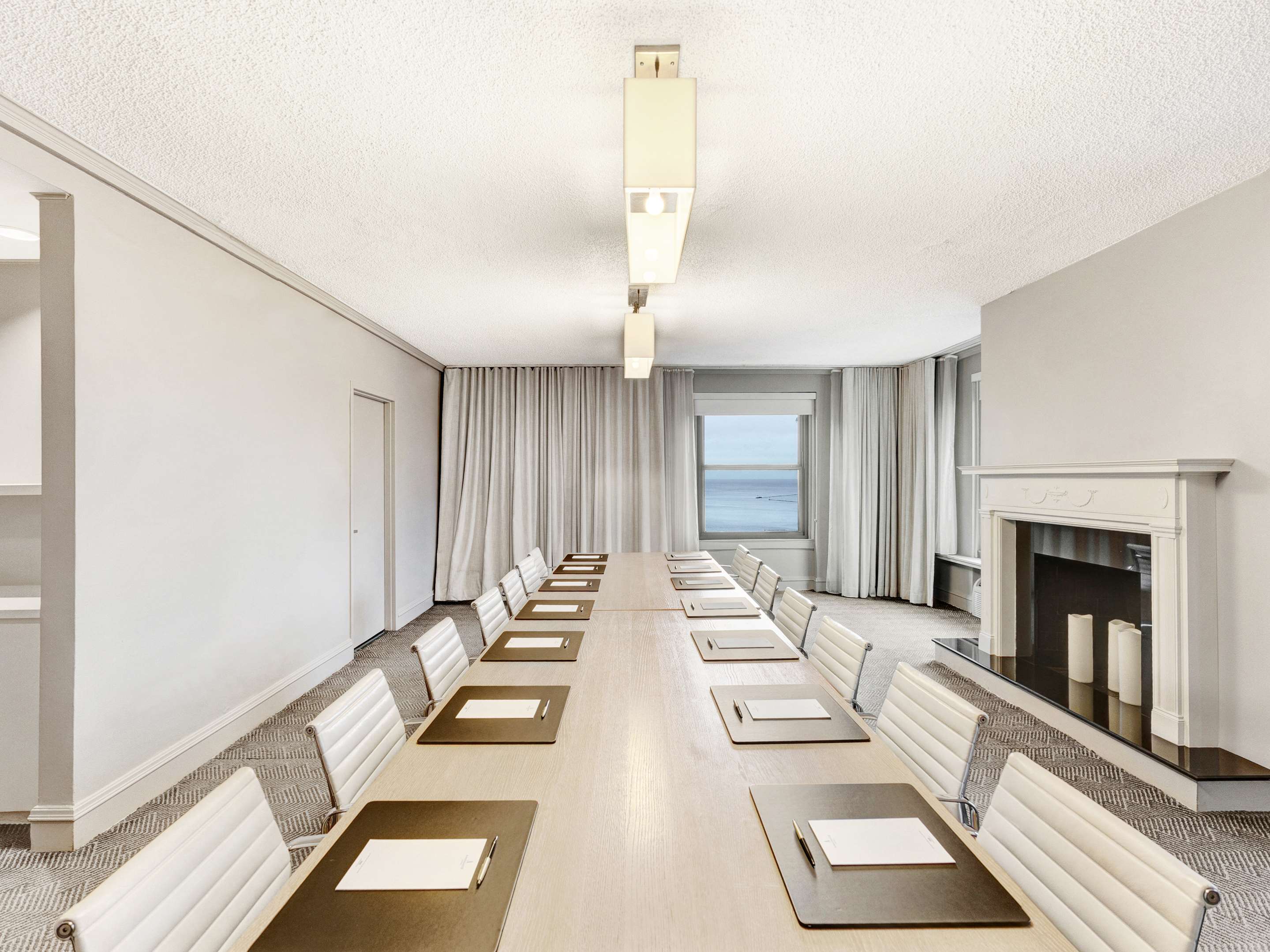 Meeting Room | Ambassador Chicago, part of JdV by Hyatt