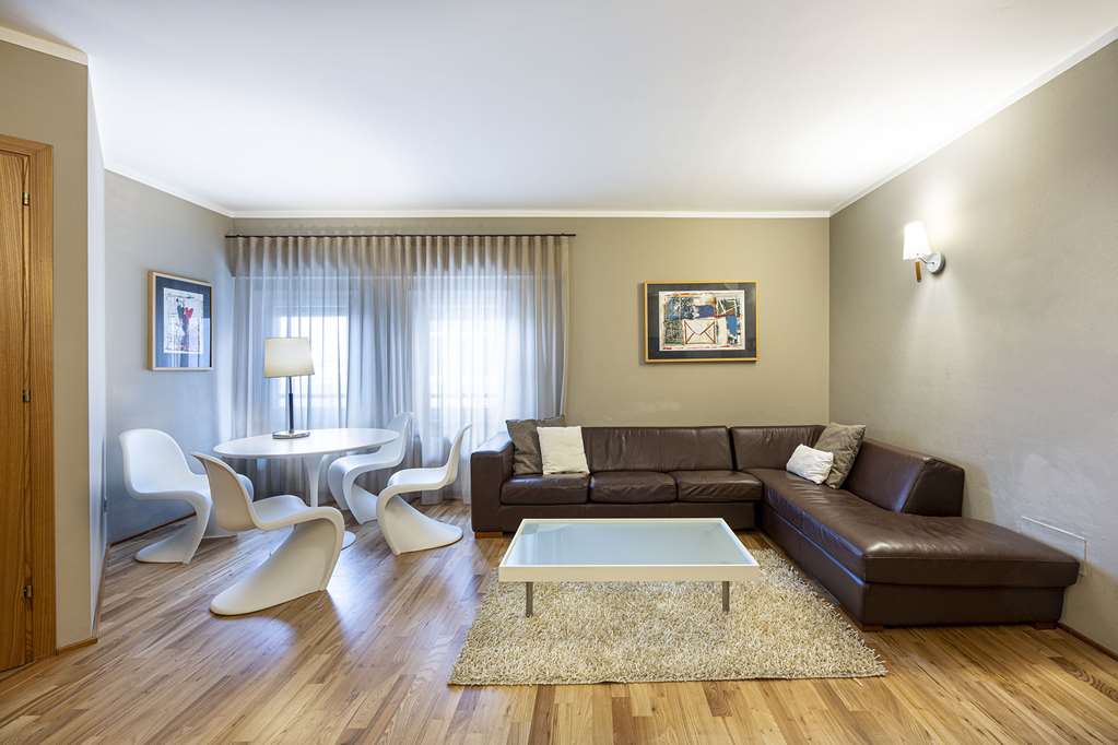 HOTEL LA DI MORET-guestroom-Guest Room,Suite,On-Site.jpg