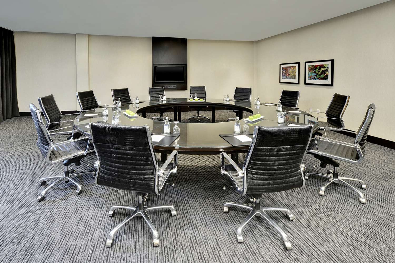 Pan Pacific Hotel Toronto, ON See Discounts