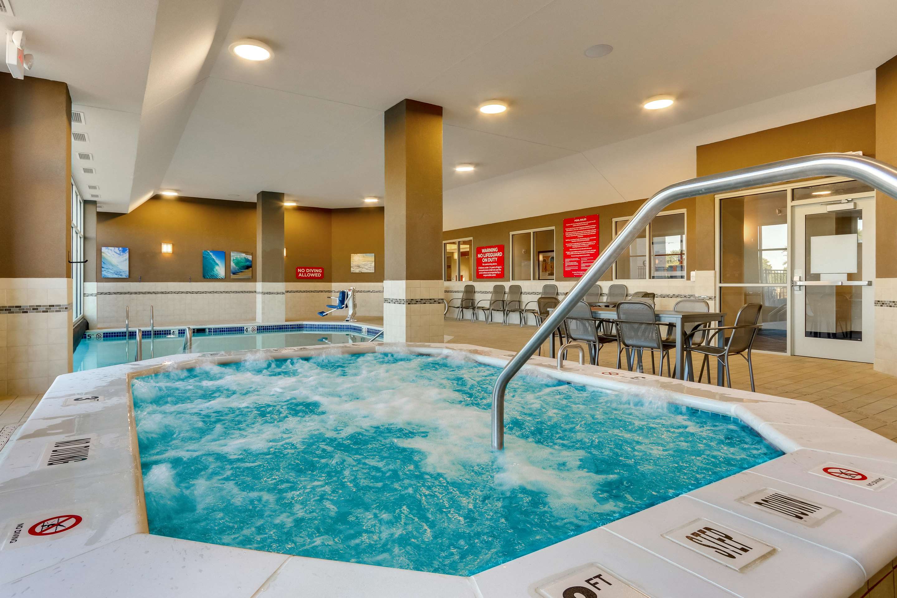 Pool | Drury Inn & Suites Lafayette IN
