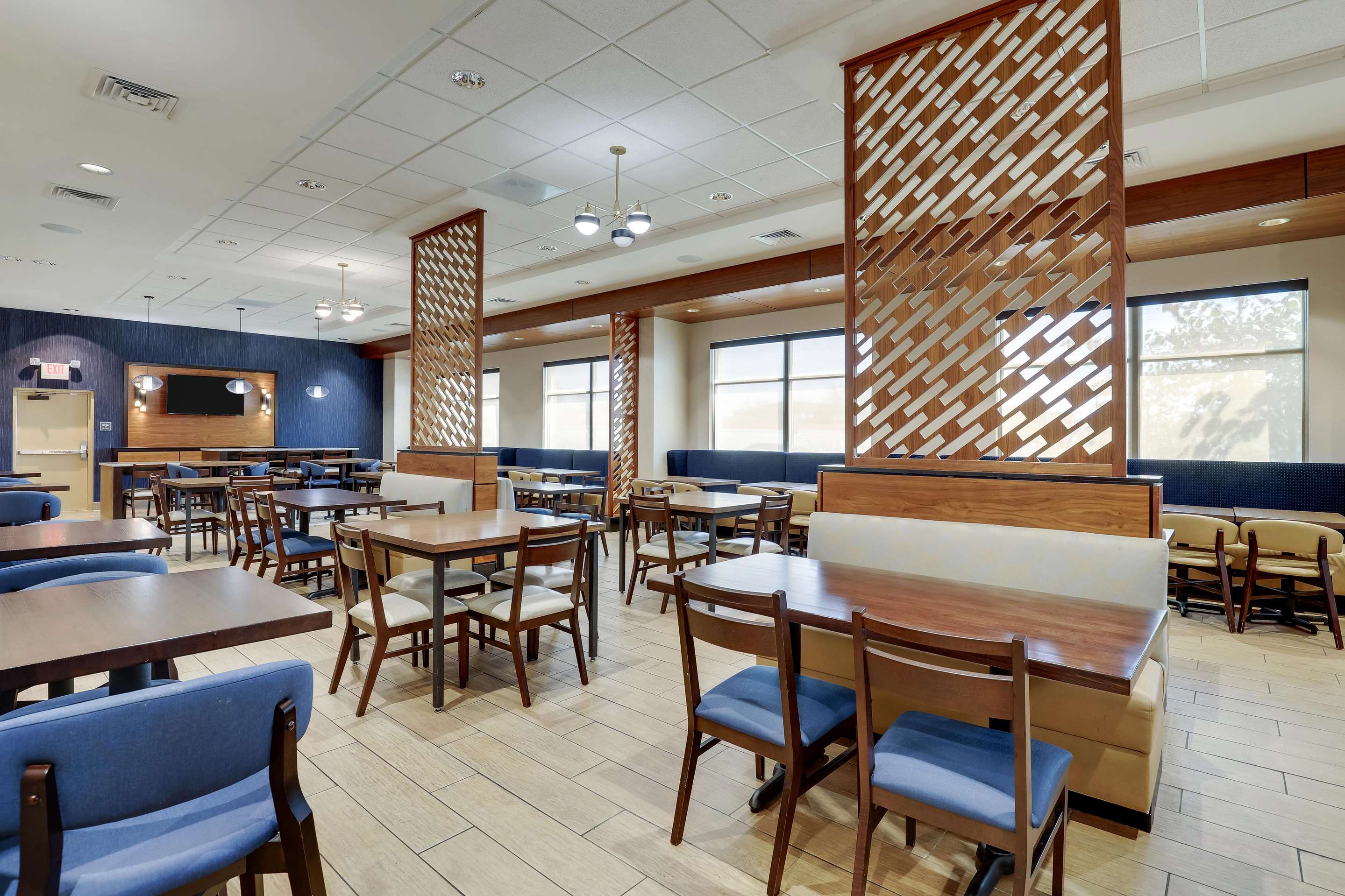 Dining Area | Drury Inn & Suites Lafayette IN