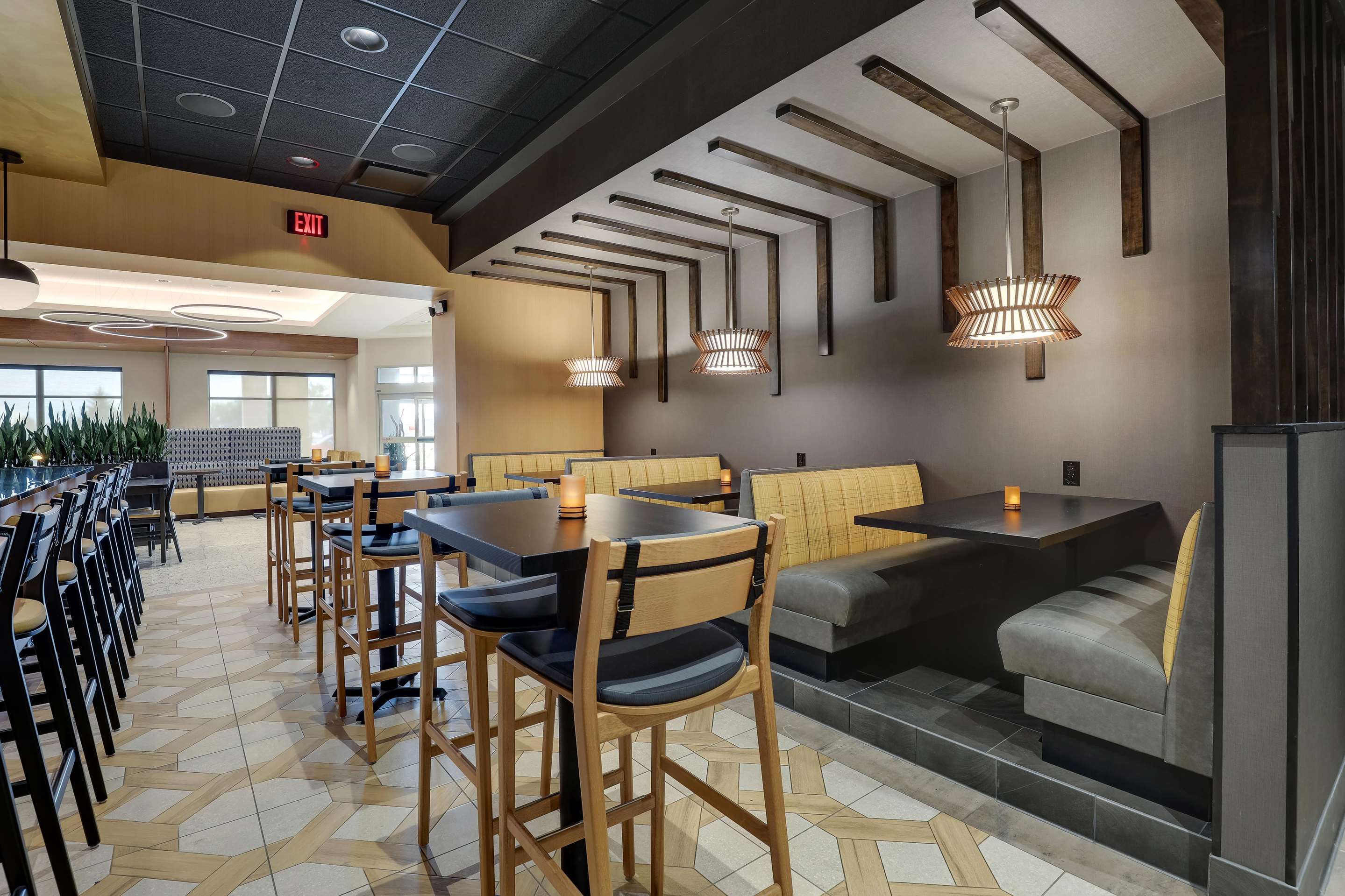 Kitchen Bar | Drury Inn & Suites Lafayette IN