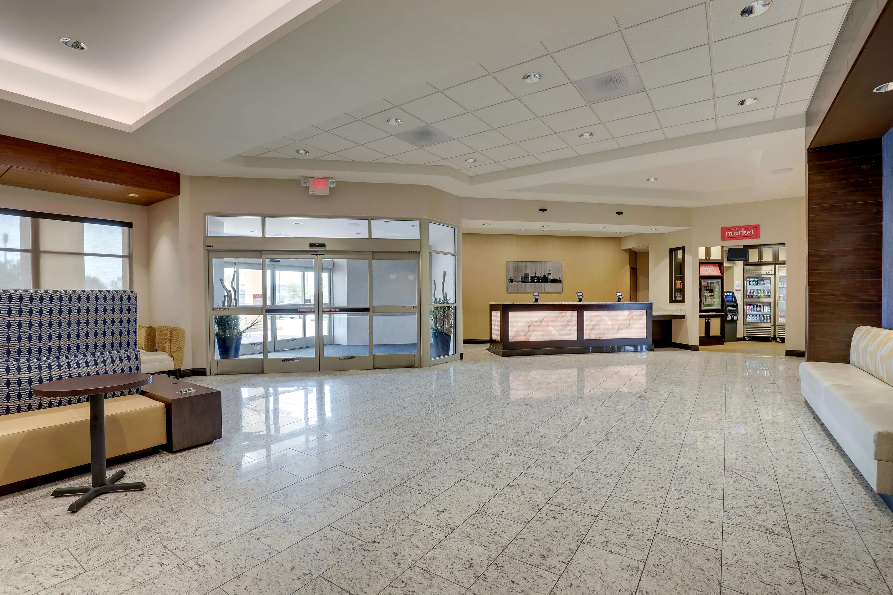 Lobby | Drury Inn & Suites Lafayette IN