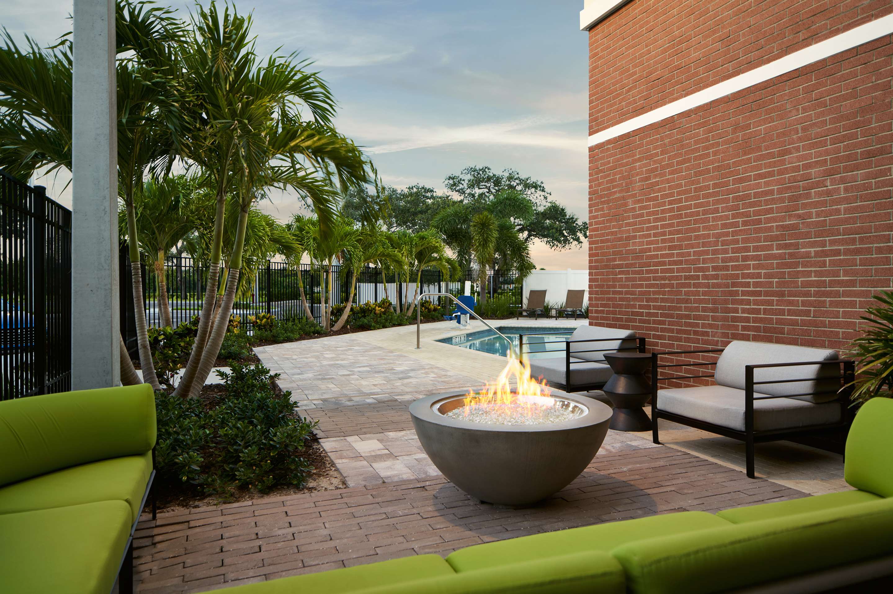Bar Lounge | Hyatt Place Melbourne / Palm Bay / I-95