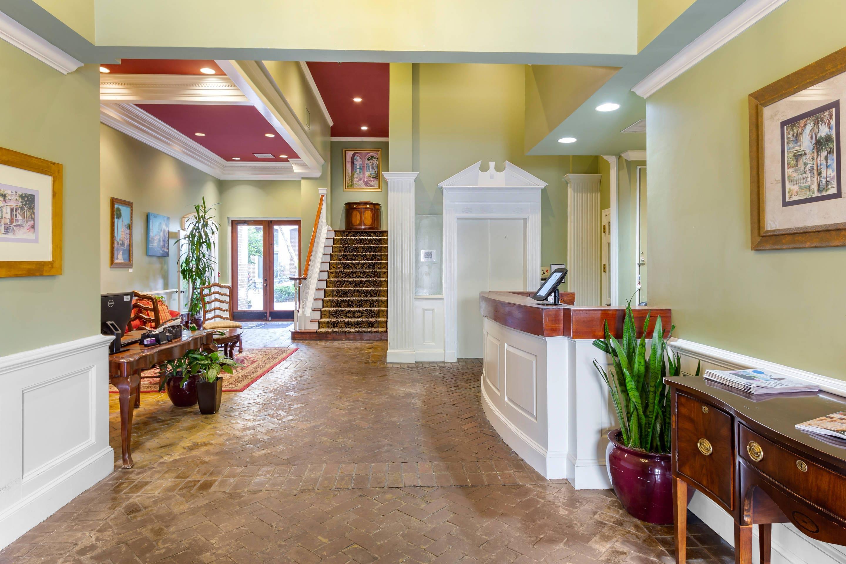 Hotel lobby | Church Street Inn Historic Charleston, Ascend Collection Hotel