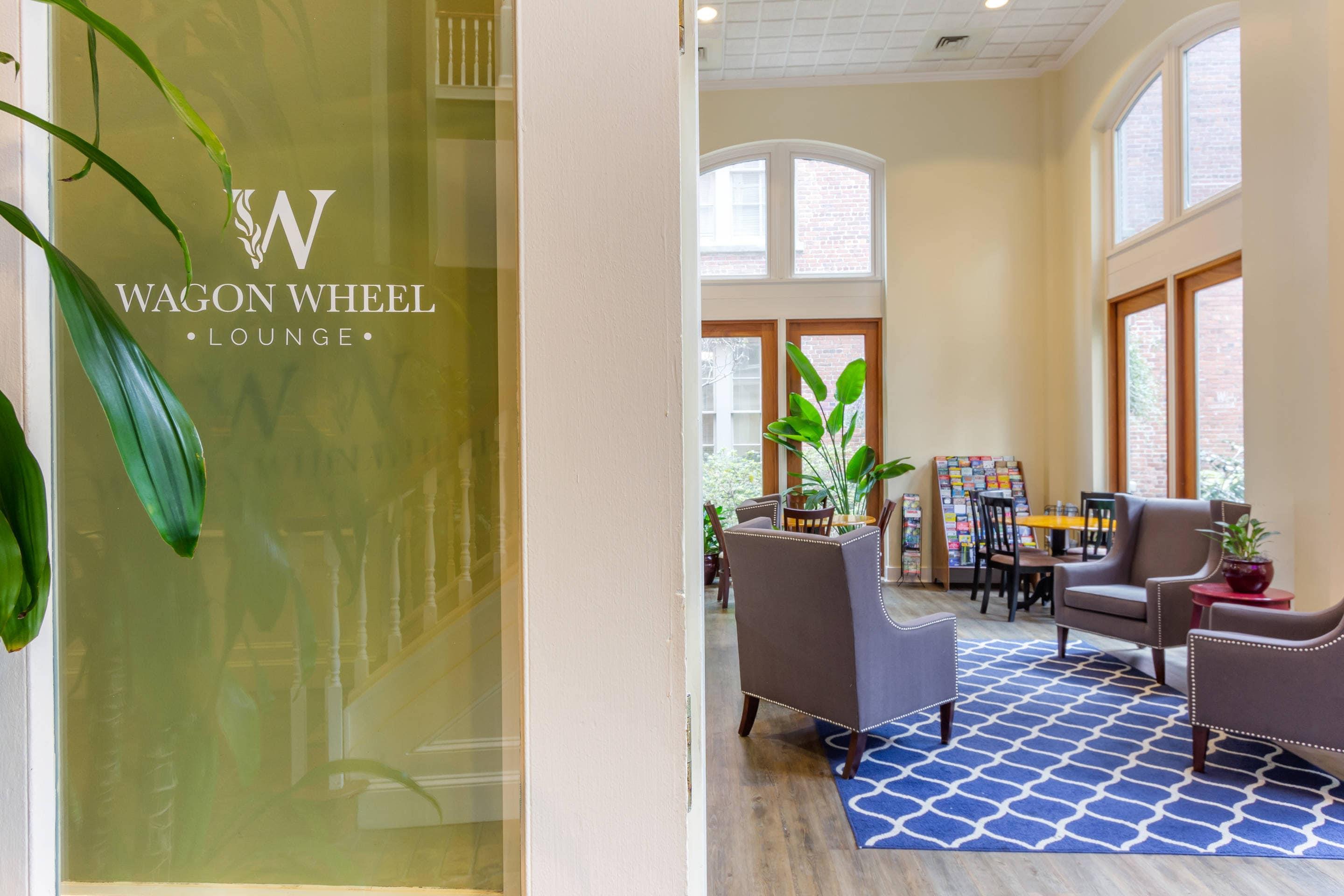Spacious lobby with sitting area | Church Street Inn Historic Charleston, Ascend Collection Hotel