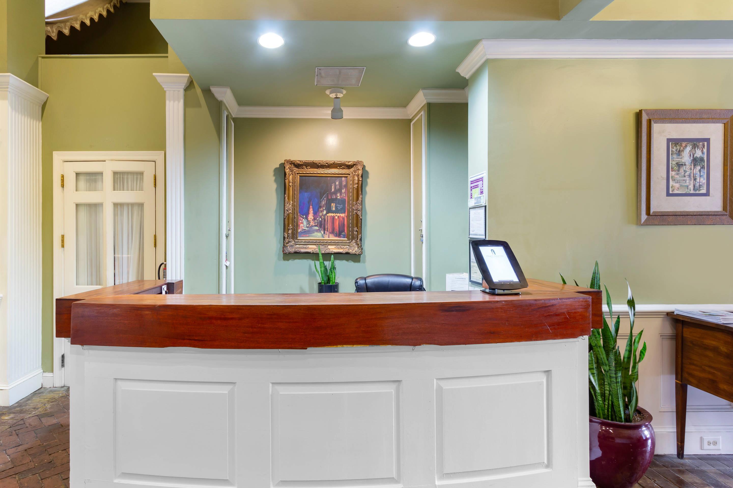 Hotel lobby | Church Street Inn Historic Charleston, Ascend Collection Hotel