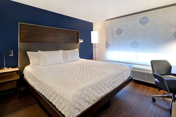  - Tru by Hilton Hotel Concord