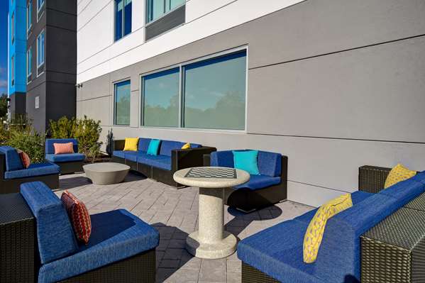 Exterior view - Tru by Hilton Hotel Concord