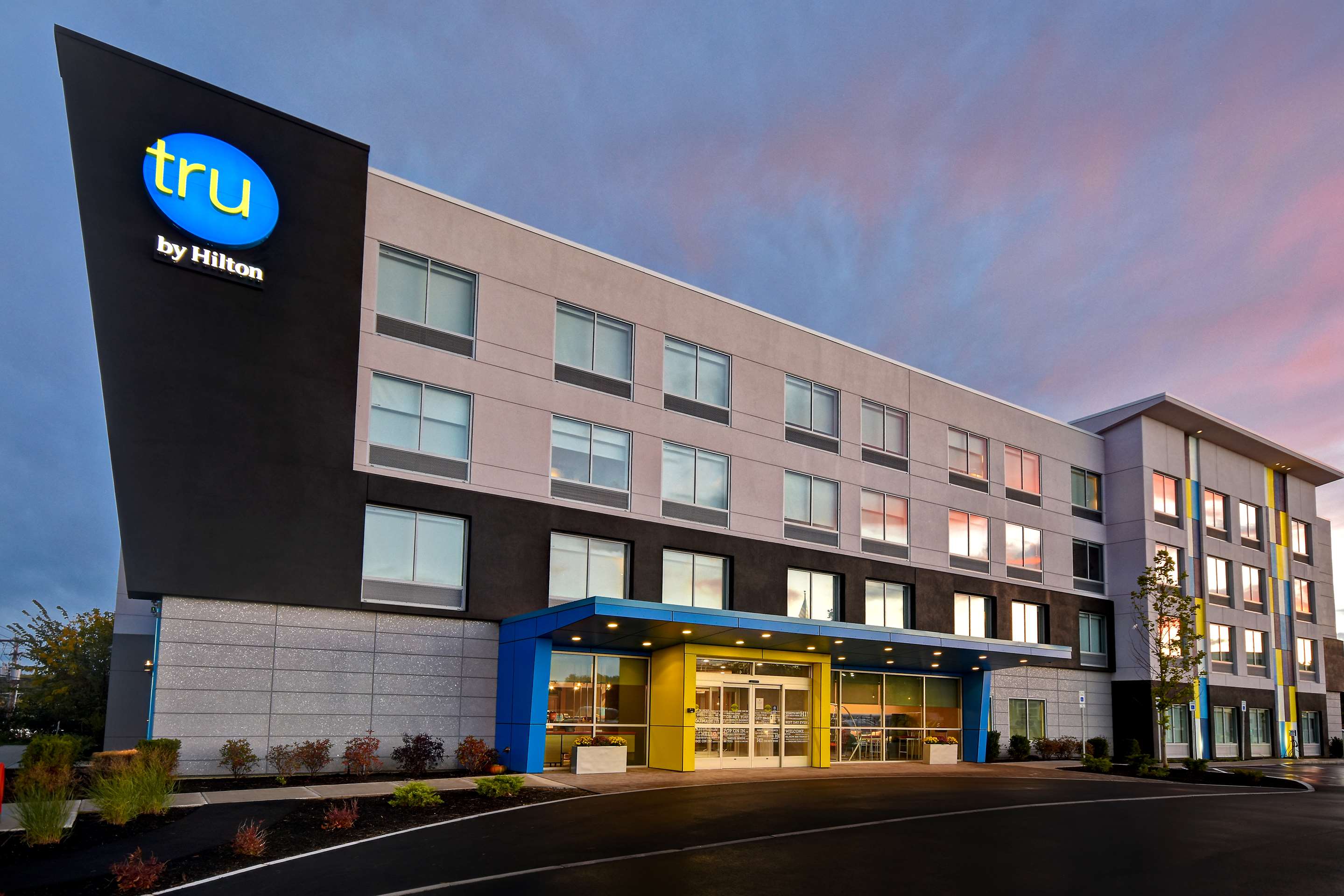 Exterior | Tru by Hilton Concord