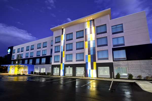 Exterior view - Tru by Hilton Hotel Concord
