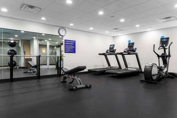 Fitness/ Exercise Room - Tru by Hilton Downtown Market Center Dallas - I-35, Exit 430B