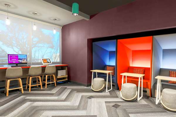  - Tru by Hilton Downtown Market Center Dallas - I-35, Exit 430B