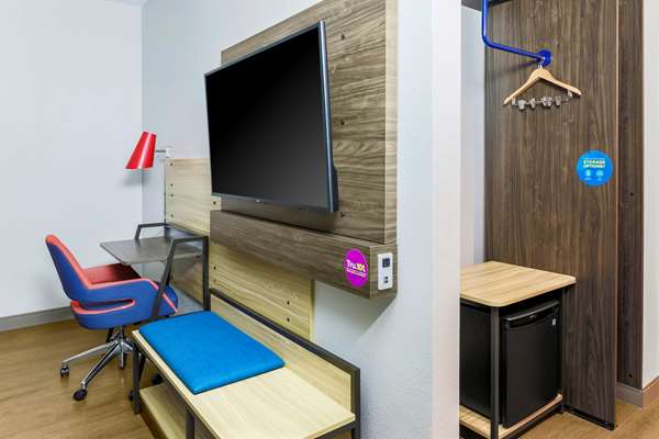  - Tru by Hilton Downtown Market Center Dallas - I-35, Exit 430B