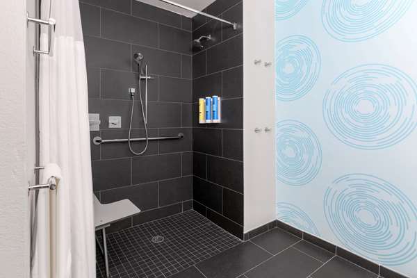  - Tru by Hilton Downtown Market Center Dallas - I-35, Exit 430B