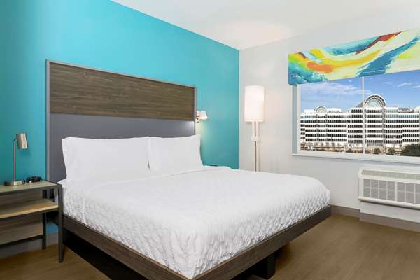  - Tru by Hilton Downtown Market Center Dallas - I-35, Exit 430B