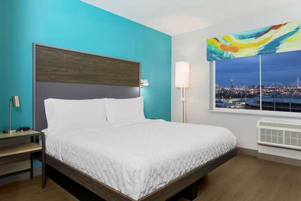  - Tru by Hilton Downtown Market Center Dallas - I-35, Exit 430B