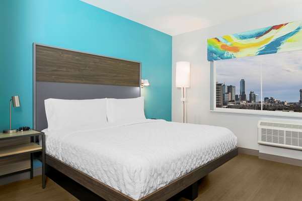  - Tru by Hilton Downtown Market Center Dallas - I-35, Exit 430B