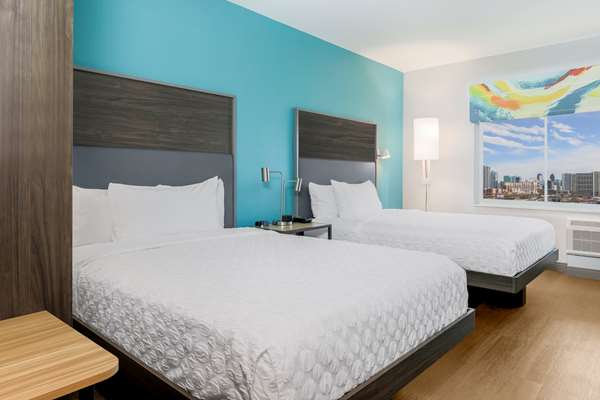  - Tru by Hilton Downtown Market Center Dallas - I-35, Exit 430B