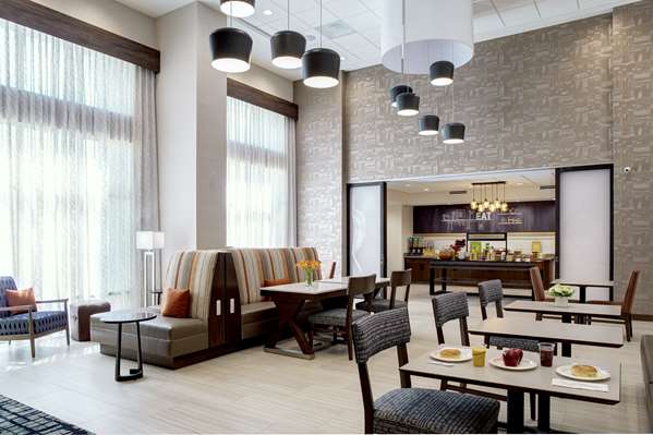 Amenities - Hampton Inn & Suites Indio - I-10, Exit 143