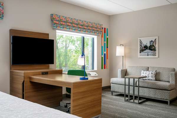  - Hampton Inn & Suites Midtown Raleigh - I-440, Exit 10