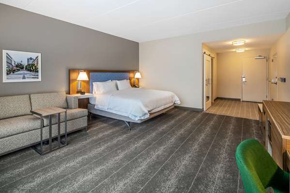  - Hampton Inn & Suites Midtown Raleigh - I-440, Exit 10