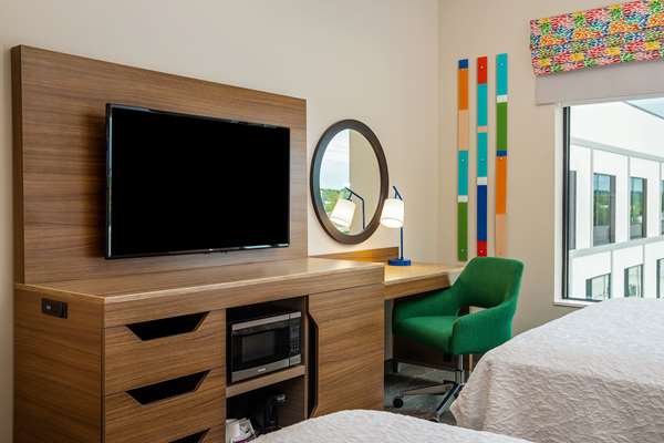  - Hampton Inn & Suites Midtown Raleigh - I-440, Exit 10