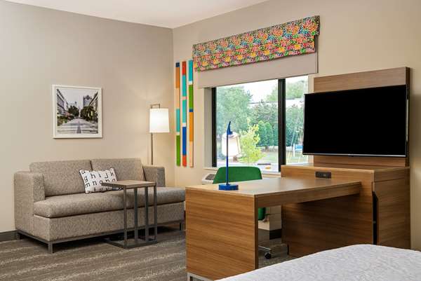  - Hampton Inn & Suites Midtown Raleigh - I-440, Exit 10