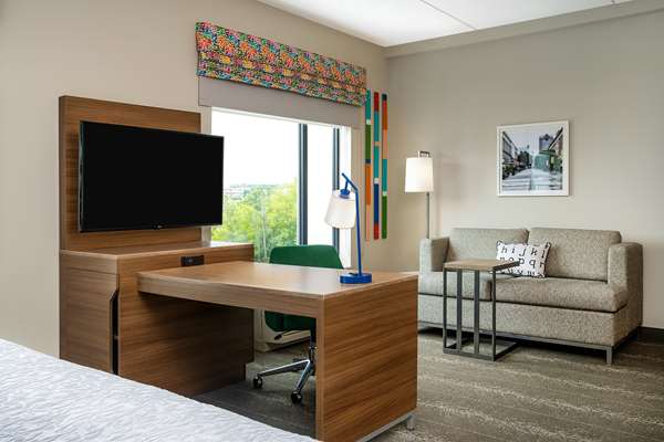  - Hampton Inn & Suites Midtown Raleigh - I-440, Exit 10