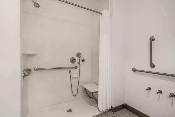  - Hampton Inn & Suites Midtown Raleigh - I-440, Exit 10