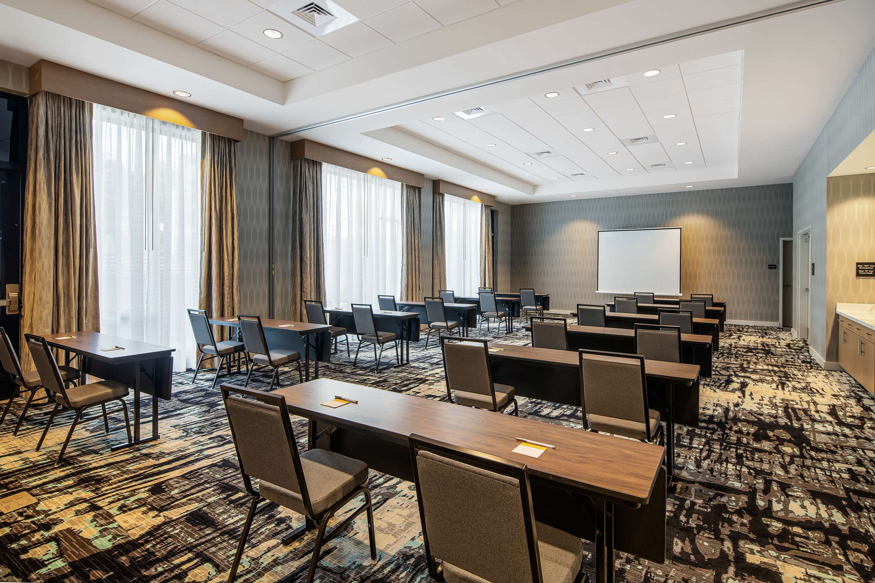 Meeting Room | Hampton Inn & Suites Raleigh Midtown