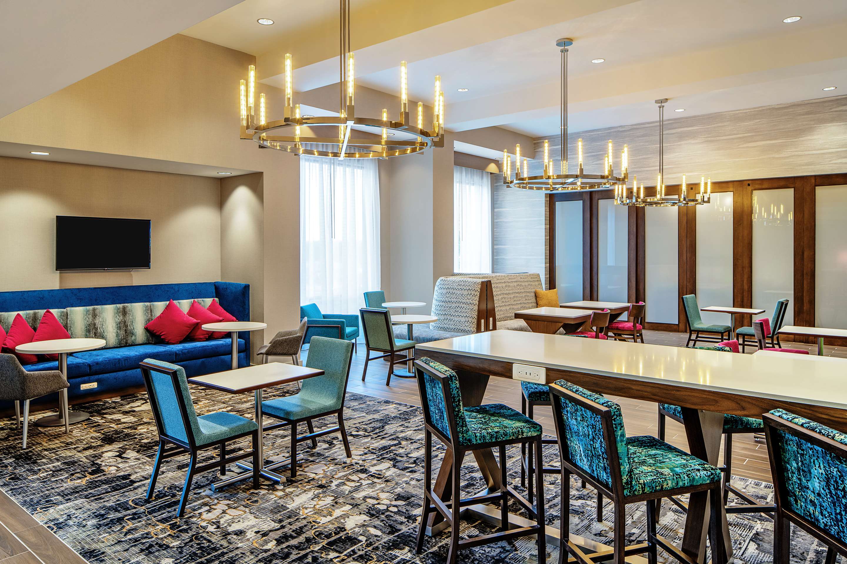 Lobby | Hampton Inn & Suites Raleigh Midtown