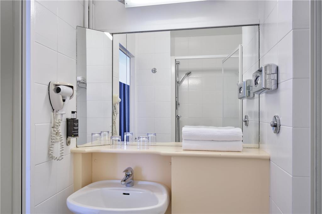 HC Hotel Chromatics-guestroom-Guest Room,Bathroom,Suite,On-Site.jpg