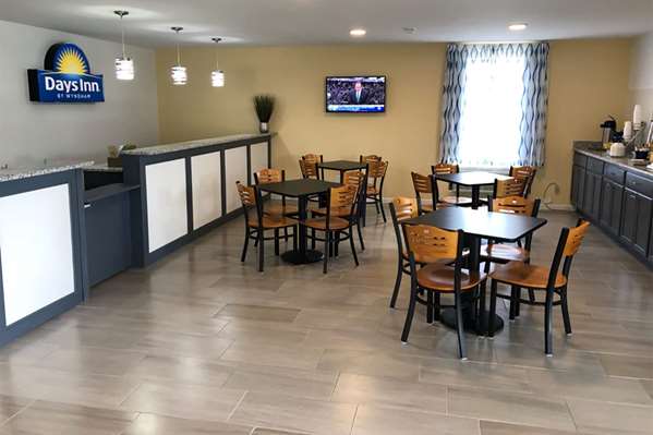  - Days Inn Cape Carteret