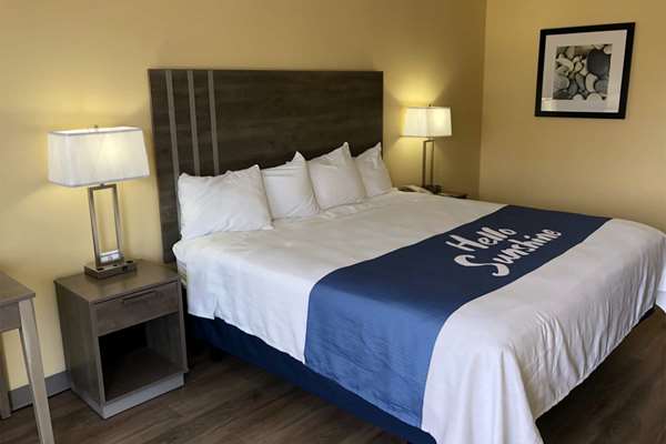  - Days Inn Cape Carteret