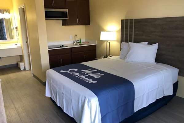  - Days Inn Cape Carteret