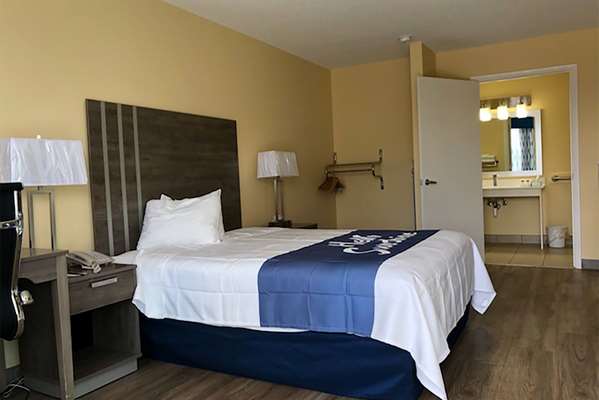  - Days Inn Cape Carteret