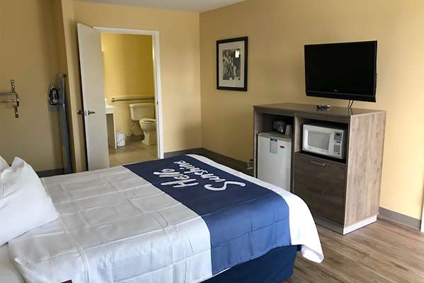  - Days Inn Cape Carteret