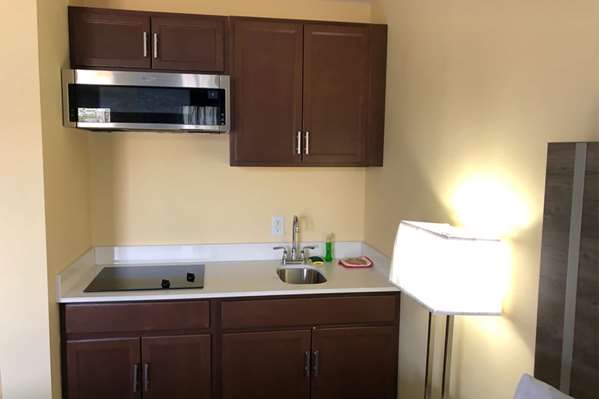  - Days Inn Cape Carteret