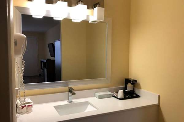  - Days Inn Cape Carteret