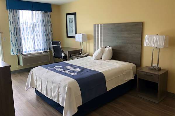  - Days Inn Cape Carteret