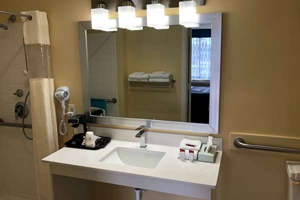  - Days Inn Cape Carteret