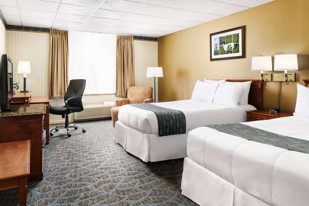 LAKEVIEW GOLF RESORT, TRADEMARK COL-guestroom-Guest Room,On-Site.jpg