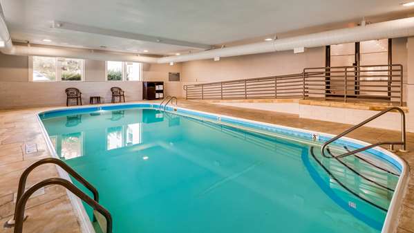 Pool - Best Western Plus Bourbonnais Hotel & Suites - I-57, Exit 315
