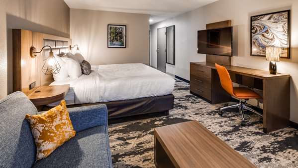  - Best Western Plus Bourbonnais Hotel & Suites - I-57, Exit 315