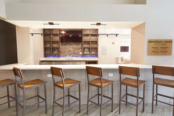 Bar - Best Western Plus Bourbonnais Hotel & Suites - I-57, Exit 315