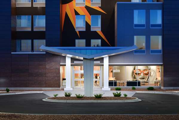 Exterior view - La Quinta Inn & Suites Lake Delton