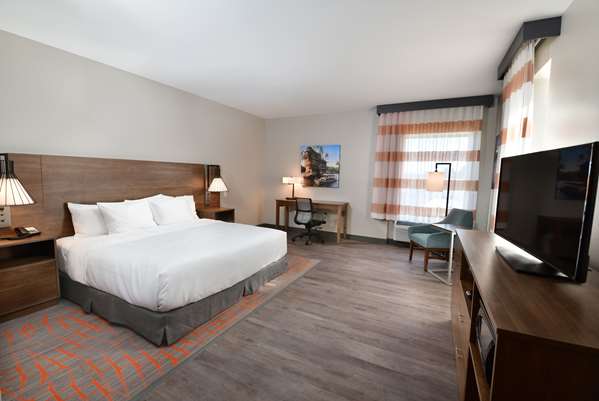  - La Quinta Inn & Suites Lake Delton