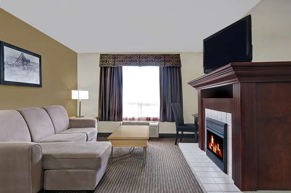 Suite - SureStay Plus Hotel by Best Western Drumheller