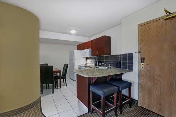 Suite - SureStay Plus Hotel by Best Western Drumheller